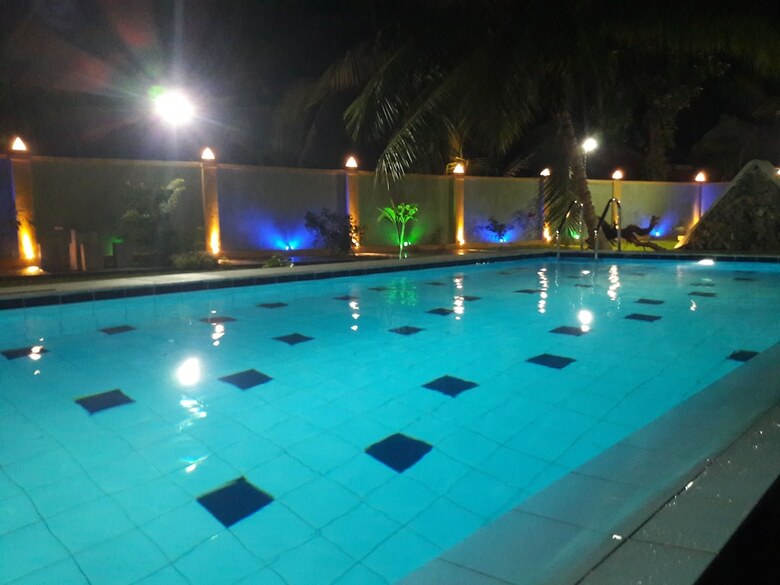 Hotel Airport Eco Chalet