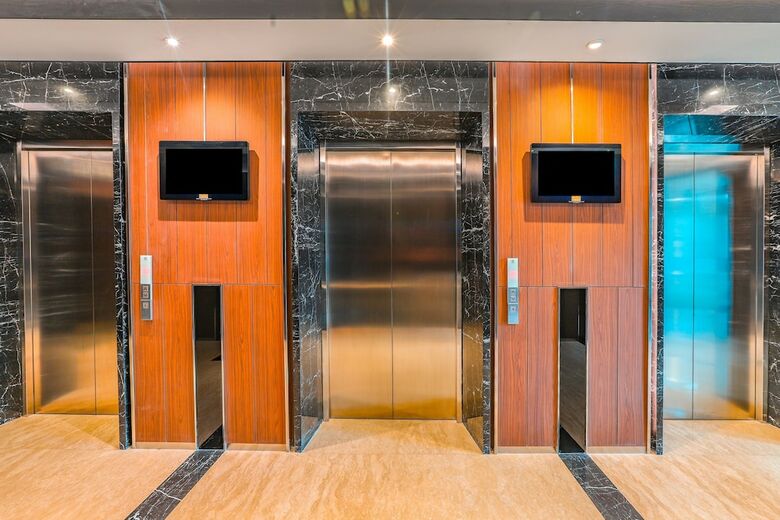 Hotel Collection O 16 Vittoria Residence