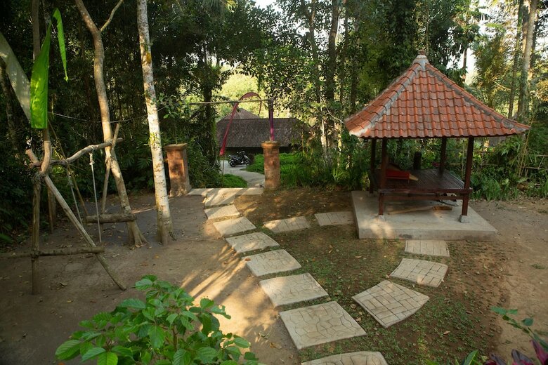 Hostal Arnata Guest House