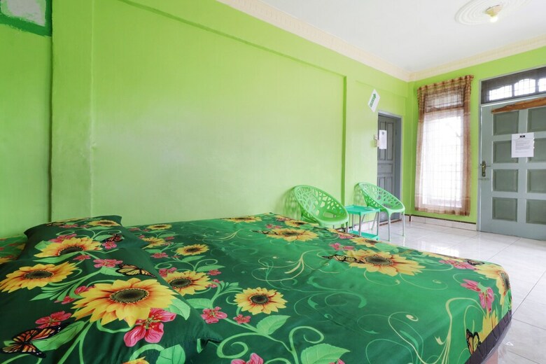 Hotel Waroeng Transit & Depary Homestay