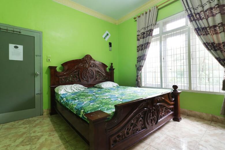 Hotel Waroeng Transit & Depary Homestay