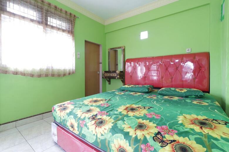 Hotel Waroeng Transit & Depary Homestay