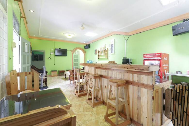Hotel Waroeng Transit & Depary Homestay