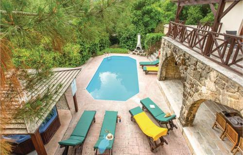 Three-bedroom Holiday Home In Miliou Paphos