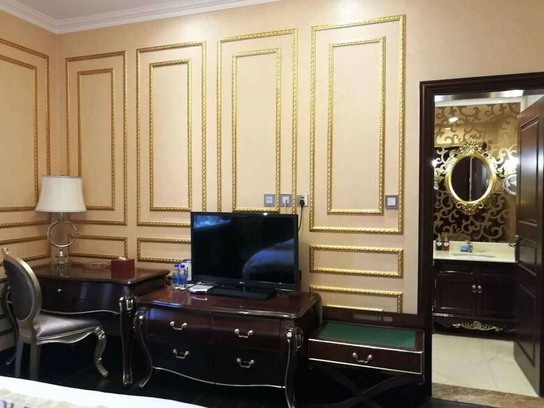 Railway 1896 Garden Hotel