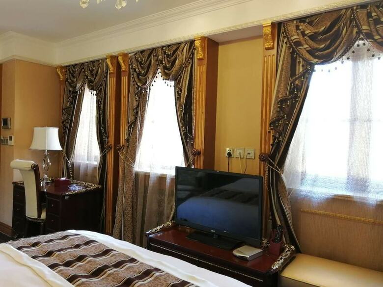 Railway 1896 Garden Hotel