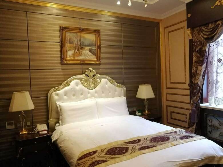 Railway 1896 Garden Hotel