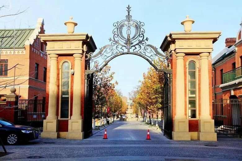 Railway 1896 Garden Hotel