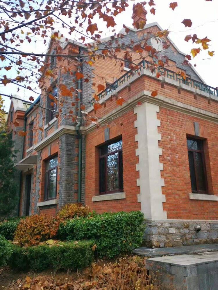 Railway 1896 Garden Hotel