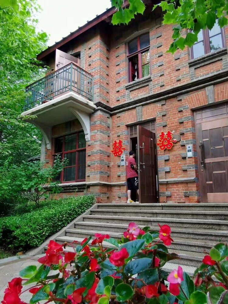 Railway 1896 Garden Hotel