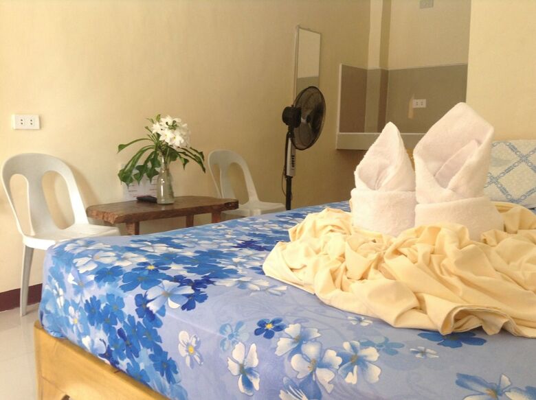 Hotel Mikki's Tourist Inn