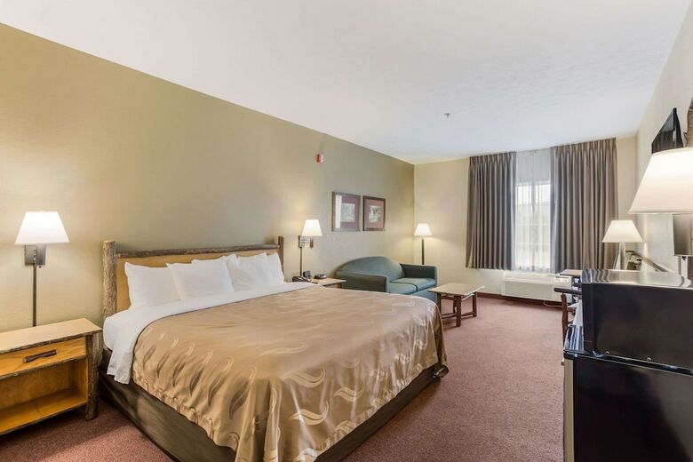 Hotel Quality Inn & Suites