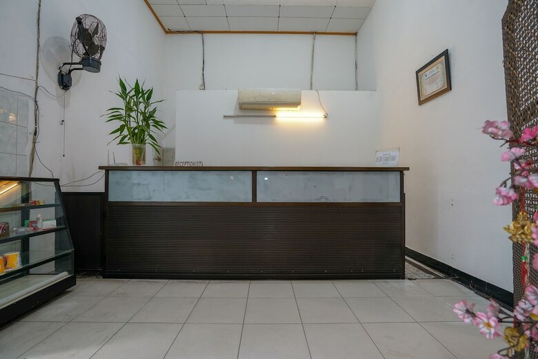 Oyo 1216 Hotel Sejati