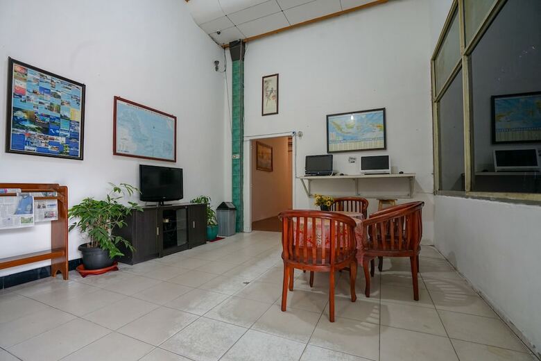 Oyo 1216 Hotel Sejati