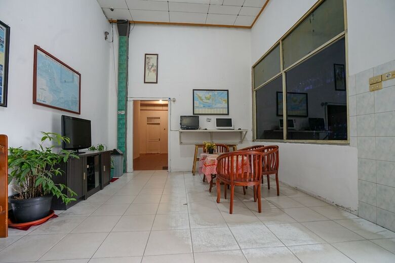 Oyo 1216 Hotel Sejati
