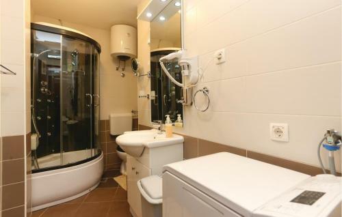 One-bedroom Apartment In Podstrana