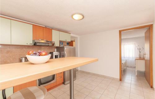One-bedroom Apartment In Pirovac