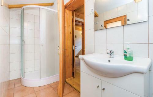 Two-bedroom Holiday Home In Perusic