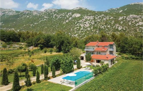 Two-bedroom Apartment In Ostrvica