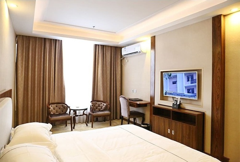 Guangzhou Helong Hotel