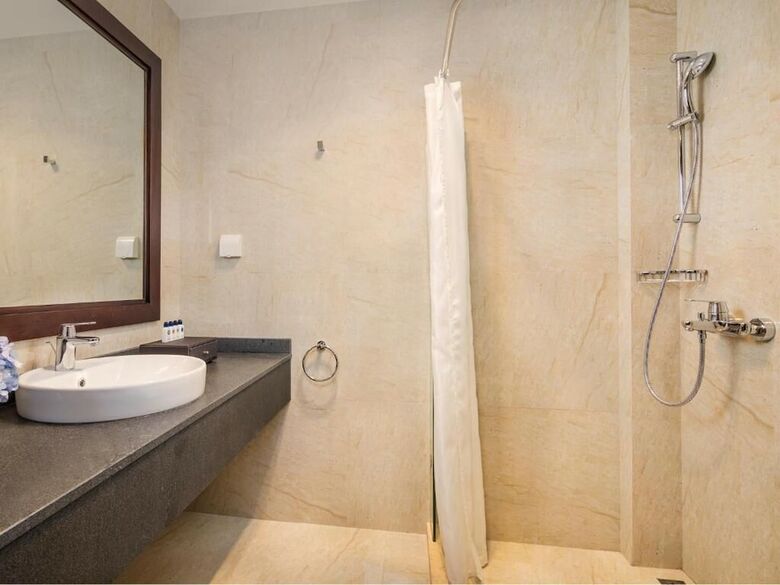 Hotel High Mountain Resort Shangri-la