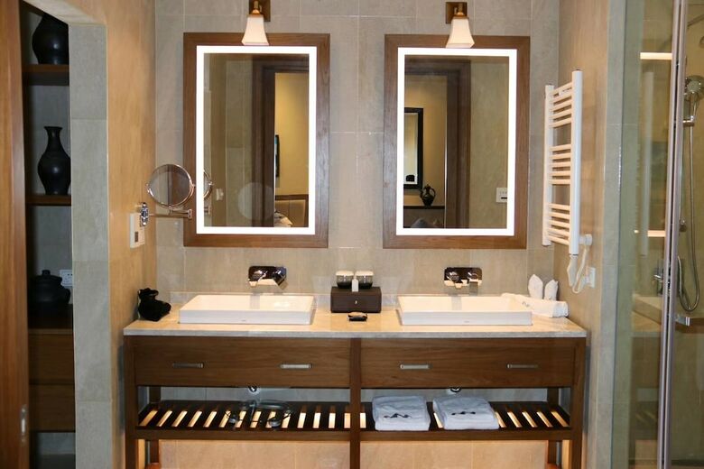 Hotel High Mountain Resort Shangri-la