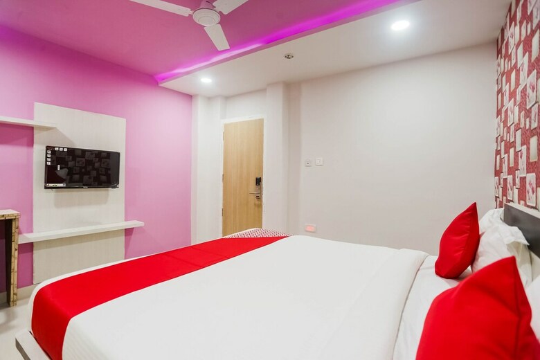 Apartamentos Oyo 47488 Hotel Keshmin