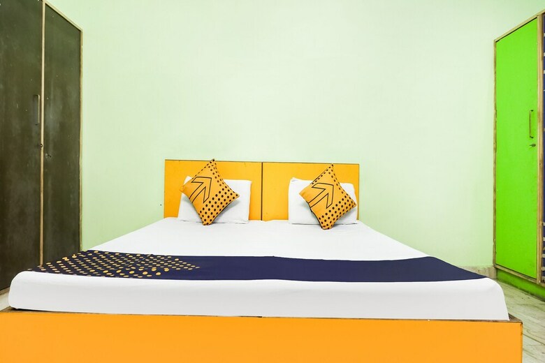Spot On 62209 Yash Hotel