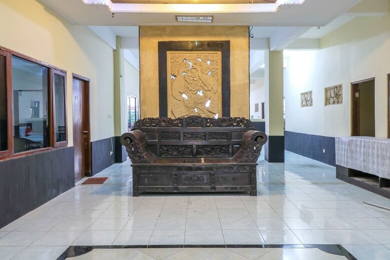 Oyo 1054 Bayak Bali Hotel