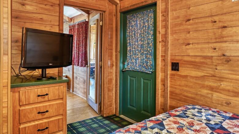 Lake Seminole Country Cabins