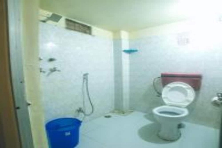 Hostal On The Ghat By Howdy Hostels