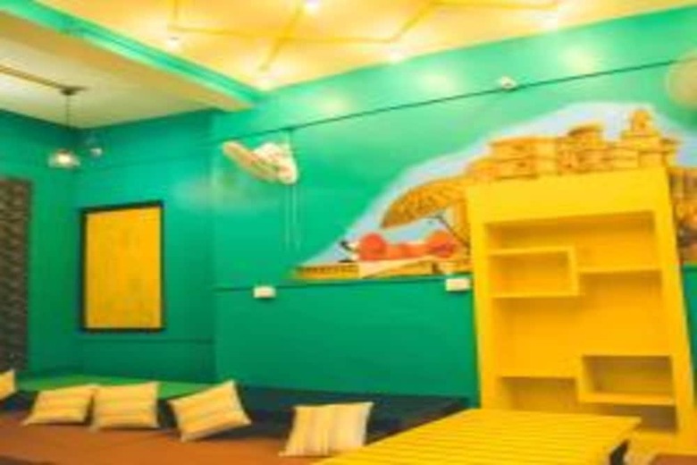 Hostal On The Ghat By Howdy Hostels