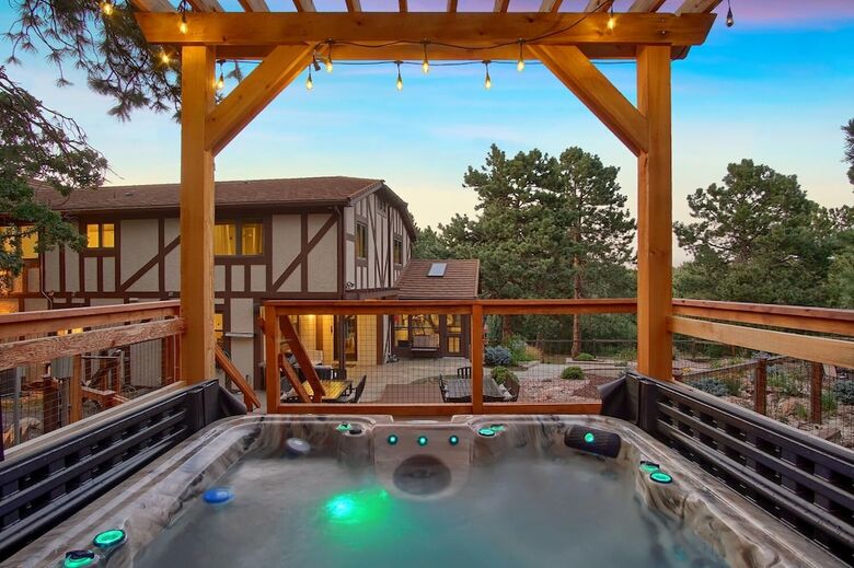 Villa 5br Poe Manor Entertain,hot Tub+has Everything!