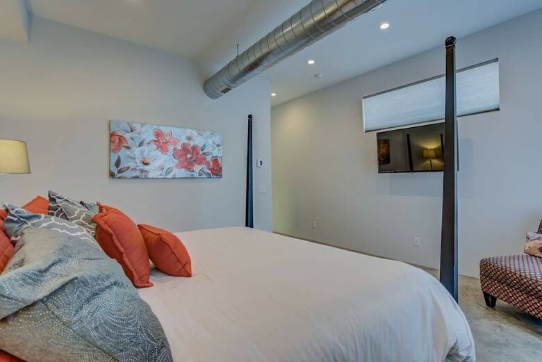 3br Modern Marveldowntown Customprivate Balcony