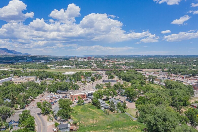 1bd Studio Downtown Close To Hiking W/ac!