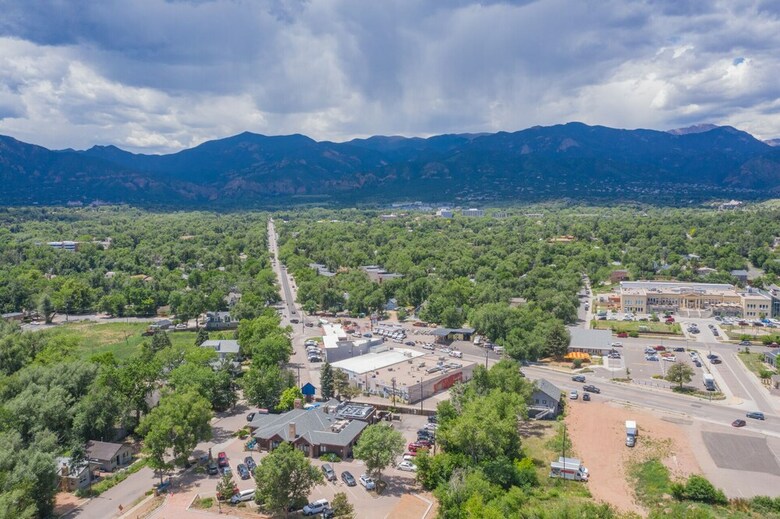 1bd Studio Downtown Close To Hiking W/ac!