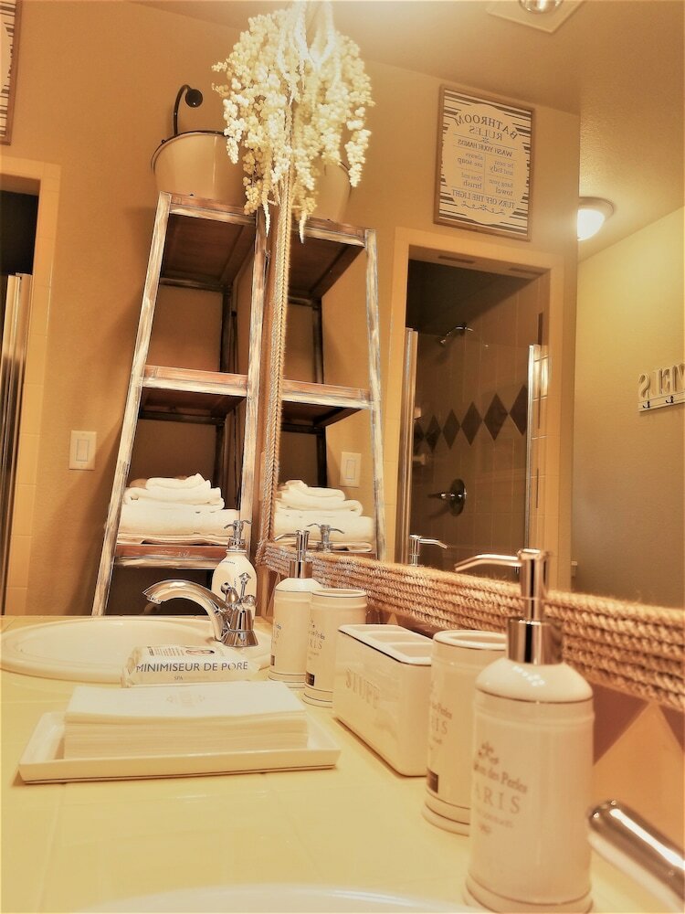 Peak Valley Manor, A Premier Bed & Breakfast