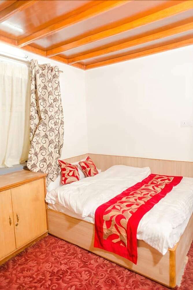 Hotel Shree Kunja Homestay