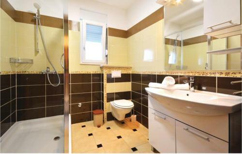 Beautiful Home In Solin With Wifi And 6 Bedrooms