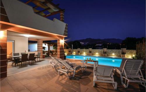 Beautiful Home In Solin With Wifi And 6 Bedrooms