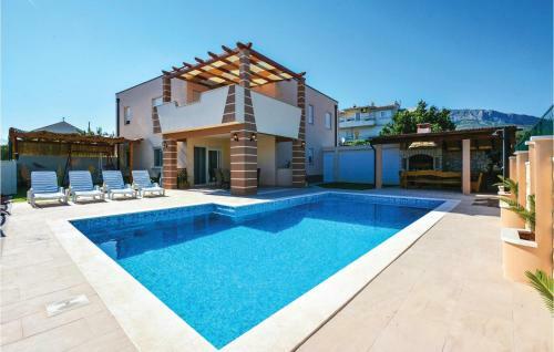 Beautiful Home In Solin With Wifi And 6 Bedrooms