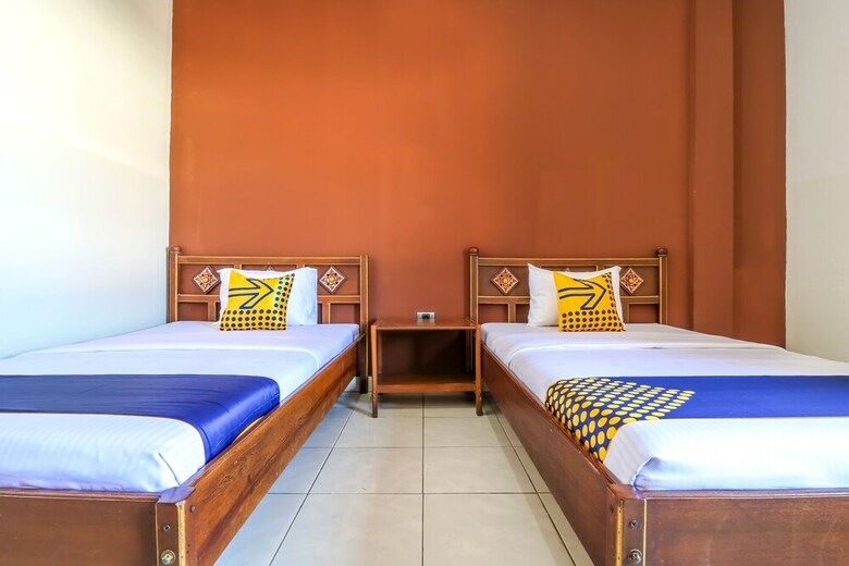 Spot On 1927 Hotel Candra Adigraha