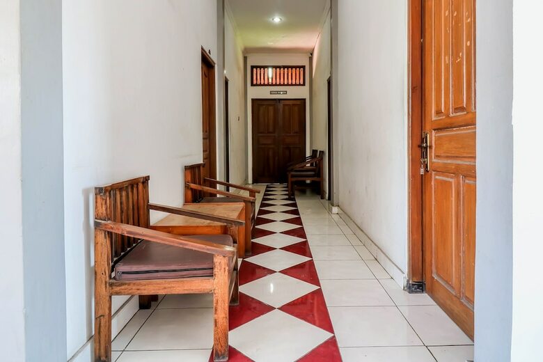 Spot On 1927 Hotel Candra Adigraha