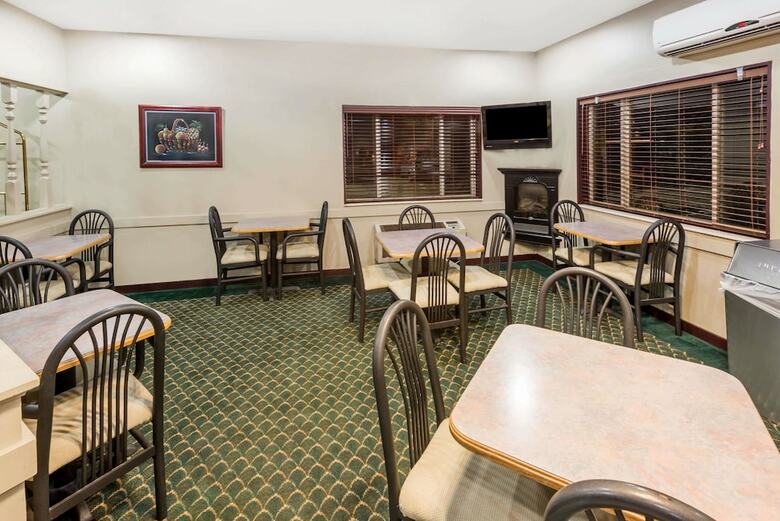 Hotel Super 8 By Wyndham Bloomington