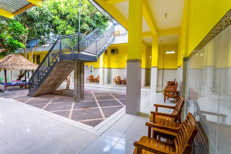 Hostal Oyo 1427 Azzahra Guest House