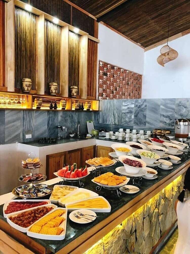 Hotel Ba Khan Village Resort