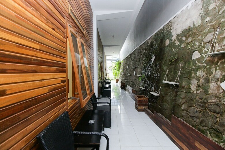 Hotel Airy Eco Gunung Kawi Nailun Hamam 2 Malang