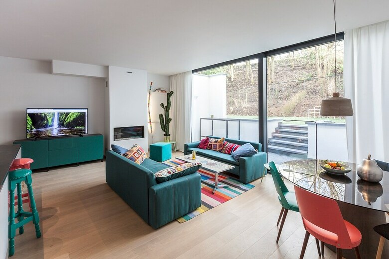 Unit 6 - Colorful Smart Home Triplex Private Garden & Parking