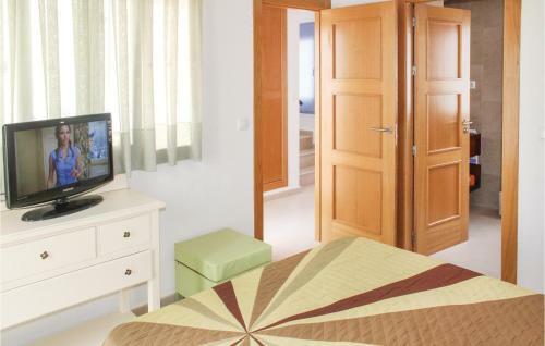 Two-bedroom Holiday Home In Roldan