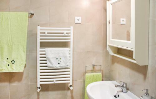 Two-bedroom Holiday Home In Roldan